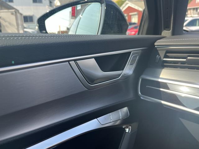 Ａ６ ４５ＴＦＳＩクワトロスポーツ　Ｓラインパッケージ　ブラックスタイリングパッケージ　サラウンドビューカメラ　ＡｐｐｌｅＣａｒｐｌａｙシートベンチレーション　シートヒーター　パークアシストプラス　ステンレスペダル　ＨＤマトリクスＬＥＤ（24枚目）