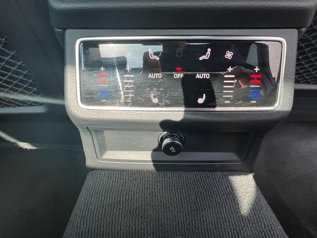 Ａ６ ４５ＴＦＳＩクワトロスポーツ　Ｓラインパッケージ　ブラックスタイリングパッケージ　サラウンドビューカメラ　ＡｐｐｌｅＣａｒｐｌａｙシートベンチレーション　シートヒーター　パークアシストプラス　ステンレスペダル　ＨＤマトリクスＬＥＤ（30枚目）