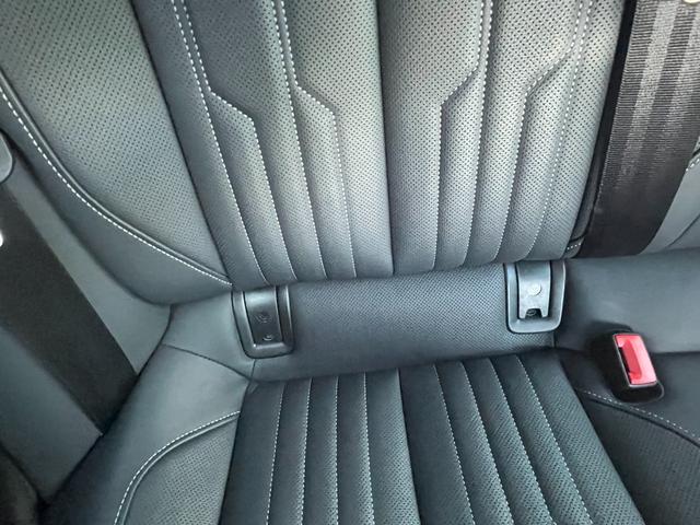 Ａ６ ４５ＴＦＳＩクワトロスポーツ　Ｓラインパッケージ　ブラックスタイリングパッケージ　サラウンドビューカメラ　ＡｐｐｌｅＣａｒｐｌａｙシートベンチレーション　シートヒーター　パークアシストプラス　ステンレスペダル　ＨＤマトリクスＬＥＤ（48枚目）