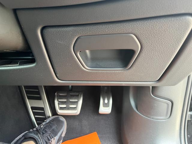 Ａ６ ４５ＴＦＳＩクワトロスポーツ　Ｓラインパッケージ　ブラックスタイリングパッケージ　サラウンドビューカメラ　ＡｐｐｌｅＣａｒｐｌａｙシートベンチレーション　シートヒーター　パークアシストプラス　ステンレスペダル　ＨＤマトリクスＬＥＤ（65枚目）