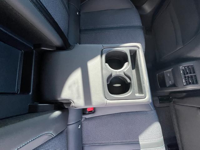 展示前には全車、内外装を厳しくチェックしておりますが、万が一見落とし等があってはダメなので、外部検査員によるチェックで更に厳しーくチェック済み＾＾