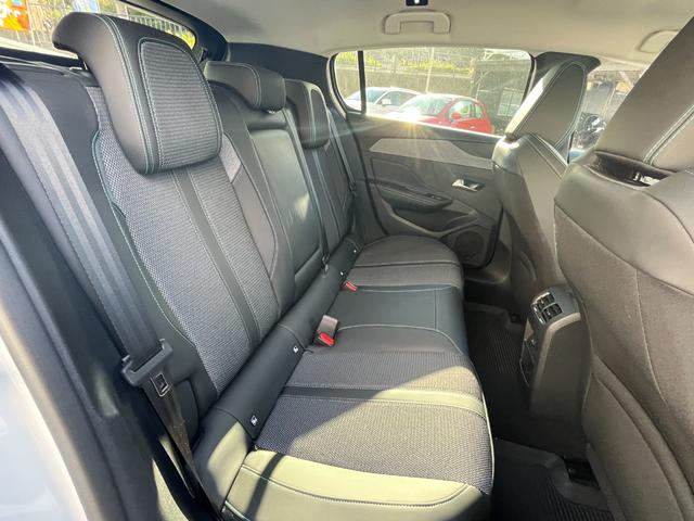 店舗の経費を最小限に抑えておりますので、その分販売価格に最大限反映しております＾＾毎回この価格での販売はお約束できませんので、気になる車があった場合はお気軽にお電話下さいませ＾＾