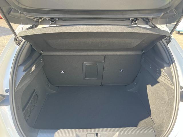 展示前には全車、内外装を厳しくチェックしておりますが、万が一見落とし等があってはダメなので、外部検査員によるチェックで更に厳しーくチェック済み＾＾