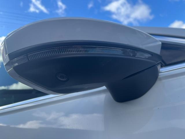 Ａ６ ４５ＴＦＳＩクワトロ　Ｓライン　バーチャルコックピット　サラウンドビューモニター　パワートランク　マトリクスＬＥＤヘッドライト　ステアリングヒーター　レザーシート　シートヒーター　スマートキー　禁煙車　ＡｐｐｌｅＣａｒＰｌａｙ（11枚目）