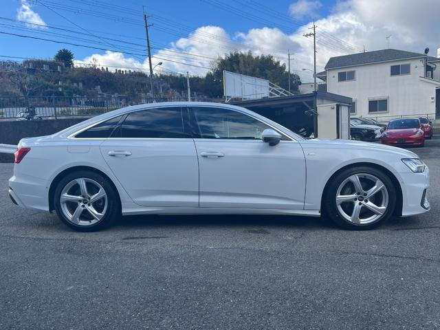 Ａ６ ４５ＴＦＳＩクワトロ　Ｓライン　バーチャルコックピット　サラウンドビューモニター　パワートランク　マトリクスＬＥＤヘッドライト　ステアリングヒーター　レザーシート　シートヒーター　スマートキー　禁煙車　ＡｐｐｌｅＣａｒＰｌａｙ（12枚目）