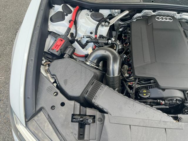 Ａ６ ４５ＴＦＳＩクワトロ　Ｓライン　バーチャルコックピット　サラウンドビューモニター　パワートランク　マトリクスＬＥＤヘッドライト　ステアリングヒーター　レザーシート　シートヒーター　スマートキー　禁煙車　ＡｐｐｌｅＣａｒＰｌａｙ（22枚目）