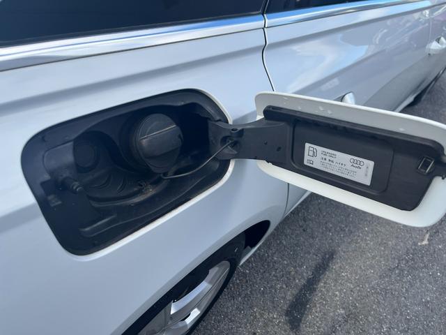 Ａ６ ４５ＴＦＳＩクワトロ　Ｓライン　バーチャルコックピット　サラウンドビューモニター　パワートランク　マトリクスＬＥＤヘッドライト　ステアリングヒーター　レザーシート　シートヒーター　スマートキー　禁煙車　ＡｐｐｌｅＣａｒＰｌａｙ（29枚目）