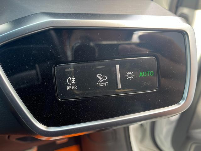 Ａ６ ４５ＴＦＳＩクワトロ　Ｓライン　バーチャルコックピット　サラウンドビューモニター　パワートランク　マトリクスＬＥＤヘッドライト　ステアリングヒーター　レザーシート　シートヒーター　スマートキー　禁煙車　ＡｐｐｌｅＣａｒＰｌａｙ（37枚目）