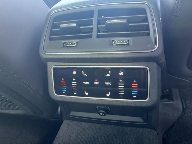 Ａ６ ４５ＴＦＳＩクワトロ　Ｓライン　バーチャルコックピット　サラウンドビューモニター　パワートランク　マトリクスＬＥＤヘッドライト　ステアリングヒーター　レザーシート　シートヒーター　スマートキー　禁煙車　ＡｐｐｌｅＣａｒＰｌａｙ（40枚目）