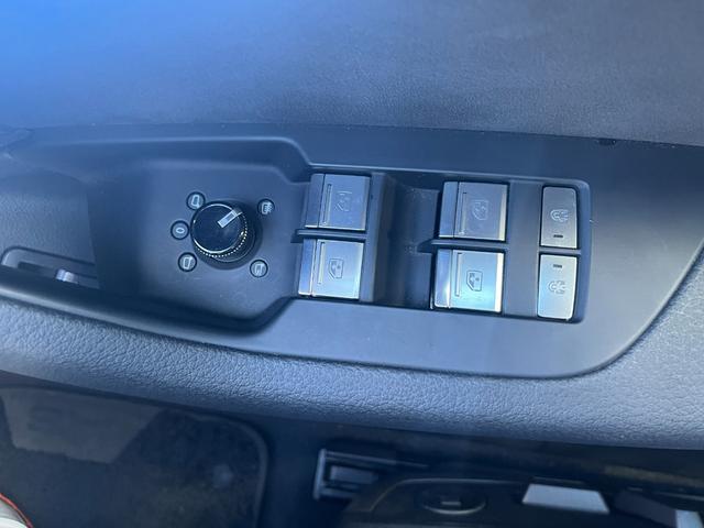 Ａ６ ４５ＴＦＳＩクワトロ　Ｓライン　バーチャルコックピット　サラウンドビューモニター　パワートランク　マトリクスＬＥＤヘッドライト　ステアリングヒーター　レザーシート　シートヒーター　スマートキー　禁煙車　ＡｐｐｌｅＣａｒＰｌａｙ（69枚目）