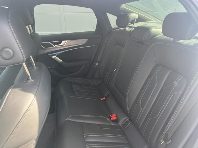 Ａ６ ４５ＴＦＳＩクワトロ　Ｓライン　バーチャルコックピット　サラウンドビューモニター　パワートランク　マトリクスＬＥＤヘッドライト　ステアリングヒーター　レザーシート　シートヒーター　スマートキー　禁煙車　ＡｐｐｌｅＣａｒＰｌａｙ（70枚目）