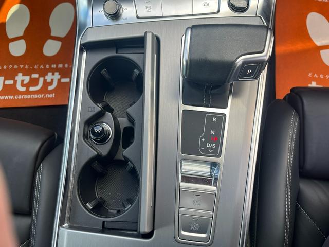 Ａ６ ４５ＴＦＳＩクワトロ　Ｓライン　バーチャルコックピット　サラウンドビューモニター　パワートランク　マトリクスＬＥＤヘッドライト　ステアリングヒーター　レザーシート　シートヒーター　スマートキー　禁煙車　ＡｐｐｌｅＣａｒＰｌａｙ（71枚目）