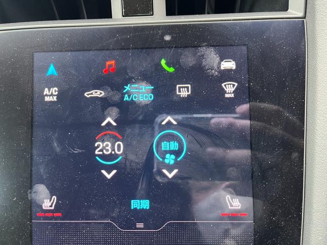 タイカン タイカン　４Ｓ　禁煙車　シートヒーター　レーンチェンジアシスト　ブラックレザーシート　全方位カメラ　ブラインドスポット　ドライブレコーダー　　パワーバックドア　ＡｐｐｌｅＣａｒＰｌａｙ（12枚目）