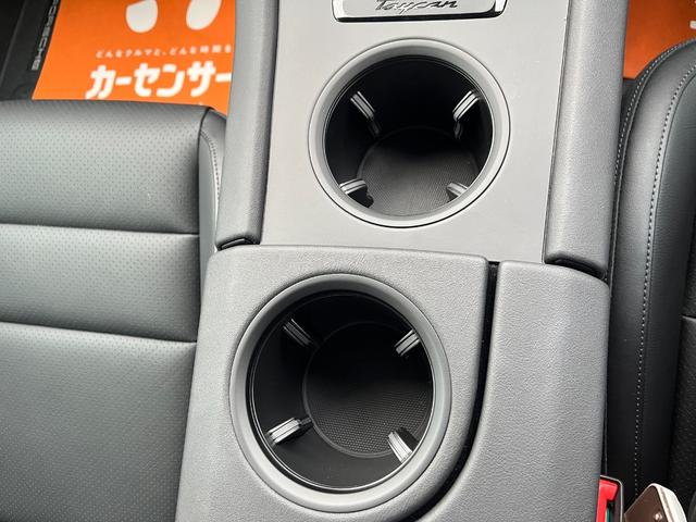 タイカン タイカン　４Ｓ　禁煙車　シートヒーター　レーンチェンジアシスト　ブラックレザーシート　全方位カメラ　ブラインドスポット　ドライブレコーダー　　パワーバックドア　ＡｐｐｌｅＣａｒＰｌａｙ（17枚目）