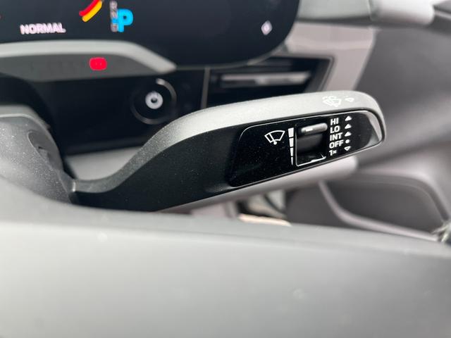 タイカン タイカン　４Ｓ　禁煙車　シートヒーター　レーンチェンジアシスト　ブラックレザーシート　全方位カメラ　ブラインドスポット　ドライブレコーダー　　パワーバックドア　ＡｐｐｌｅＣａｒＰｌａｙ（22枚目）