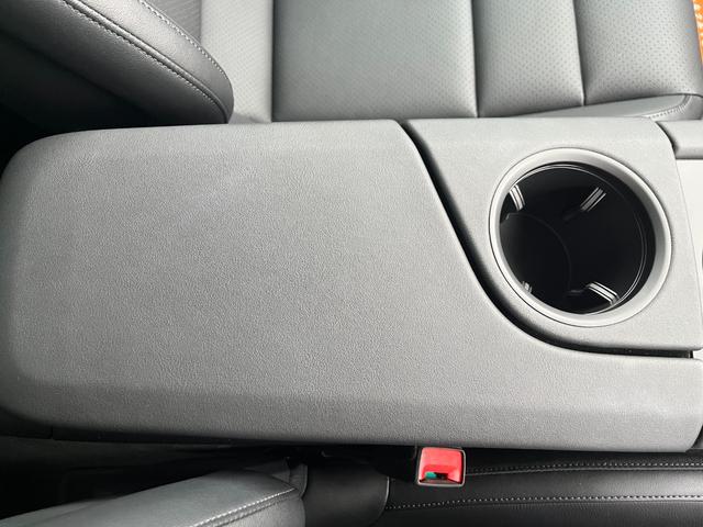 タイカン タイカン　４Ｓ　禁煙車　シートヒーター　レーンチェンジアシスト　ブラックレザーシート　全方位カメラ　ブラインドスポット　ドライブレコーダー　　パワーバックドア　ＡｐｐｌｅＣａｒＰｌａｙ（39枚目）