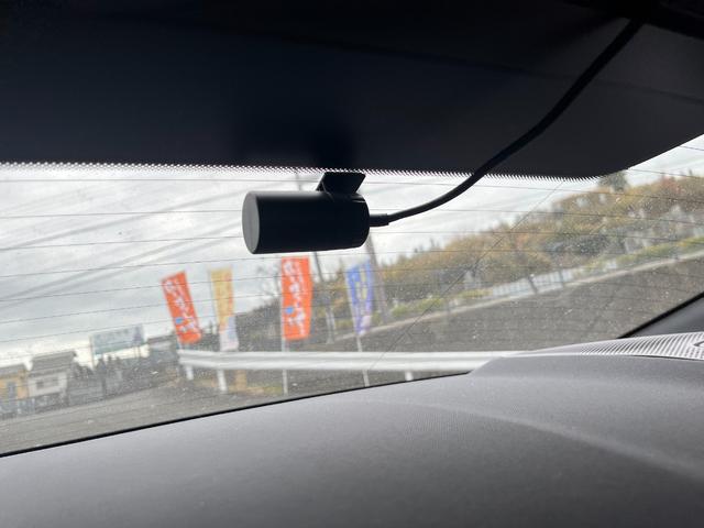 タイカン タイカン　４Ｓ　禁煙車　シートヒーター　レーンチェンジアシスト　ブラックレザーシート　全方位カメラ　ブラインドスポット　ドライブレコーダー　　パワーバックドア　ＡｐｐｌｅＣａｒＰｌａｙ（70枚目）