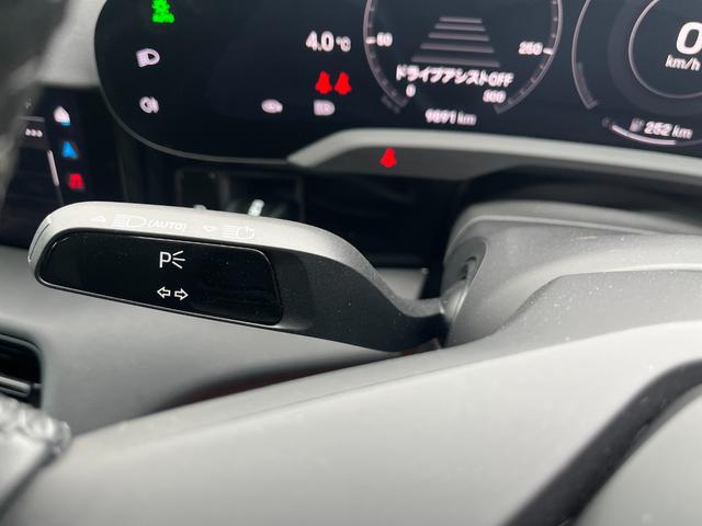 タイカン タイカン　４Ｓ　禁煙車　シートヒーター　レーンチェンジアシスト　ブラックレザーシート　全方位カメラ　ブラインドスポット　ドライブレコーダー　　パワーバックドア　ＡｐｐｌｅＣａｒＰｌａｙ（76枚目）