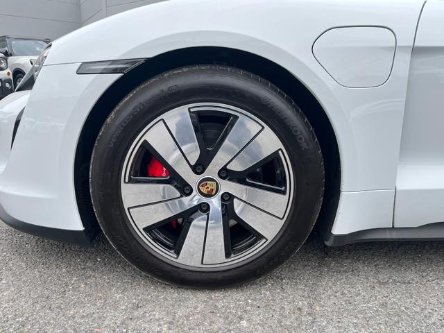 タイカン タイカン　４Ｓ　禁煙車　シートヒーター　レーンチェンジアシスト　ブラックレザーシート　全方位カメラ　ブラインドスポット　ドライブレコーダー　　パワーバックドア　ＡｐｐｌｅＣａｒＰｌａｙ（77枚目）