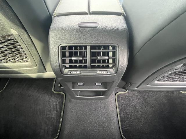 308 GT ブルーHDi 360度ビジョン ロゴ付きディンプル革巻きステアリングホイール パワーシート ハーフレザーシート マトリクスLEDヘッドランプ ハンドルヒーター レーンポジショニングアシスト 禁煙車 純正ナビ 1(66枚目)