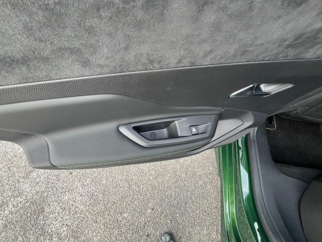 308 GT ブルーHDi 360度ビジョン ロゴ付きディンプル革巻きステアリングホイール パワーシート ハーフレザーシート マトリクスLEDヘッドランプ ハンドルヒーター レーンポジショニングアシスト 禁煙車 純正ナビ 1(70枚目)