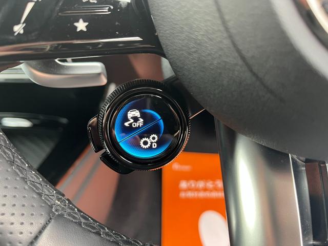 �����I�ȕs����̃g���u���������ׁA�C�����E���̗��̂���Ԃ͓W�����Ă���܂���O�O