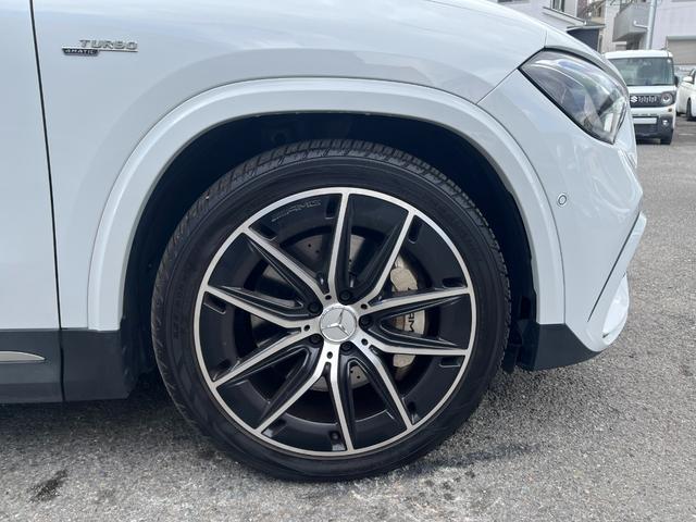 ＧＬＡクラス ＧＬＡ３５　４マチック　後期モデル　ワンオーナー　アドバンスドＰＫＧ　ＯＰ赤本革シート　サンルーフ　ブルメスター　全方位カメラ　ヘッドアップディスプレイ　１０．２５コックピットディスプレイ　パフォーマンスステアリング（9枚目）