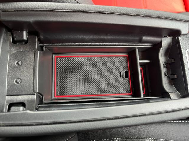 ＧＬＡクラス ＧＬＡ３５　４マチック　後期モデル　ワンオーナー　アドバンスドＰＫＧ　ＯＰ赤本革シート　サンルーフ　ブルメスター　全方位カメラ　ヘッドアップディスプレイ　１０．２５コックピットディスプレイ　パフォーマンスステアリング（33枚目）