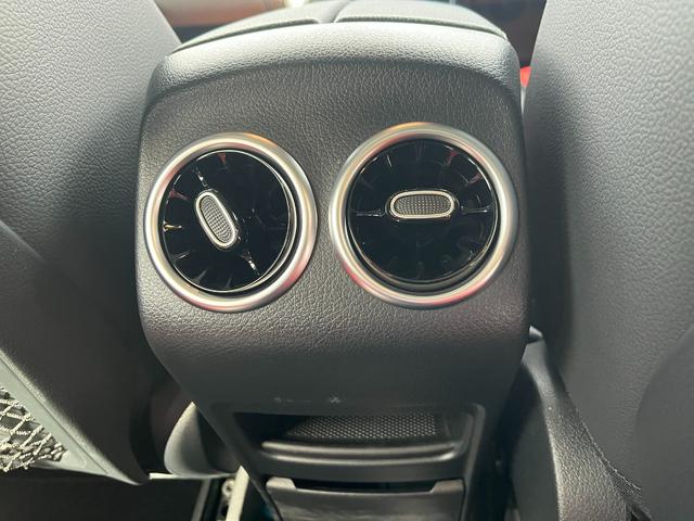 ＧＬＡクラス ＧＬＡ３５　４マチック　後期モデル　ワンオーナー　アドバンスドＰＫＧ　ＯＰ赤本革シート　サンルーフ　ブルメスター　全方位カメラ　ヘッドアップディスプレイ　１０．２５コックピットディスプレイ　パフォーマンスステアリング（53枚目）