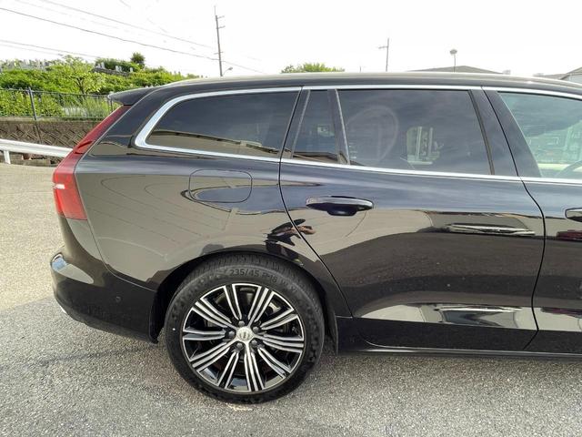 Ｖ６０ リチャージ　ＰＨＶ　Ｔ６　ＡＷＤ　インスクリプション　ハーマンカードン　シートヒーター／エアコン左右　ＢＳＭ　ＡｐｐｌｅＣａｒＰｌａｙ　ドラレコ　オートハイビームＨＵＤ　アダプティブクルーズ　本革シート　パワーシート　フルセグＴＶ　ナビ　レーンキープ（23枚目）