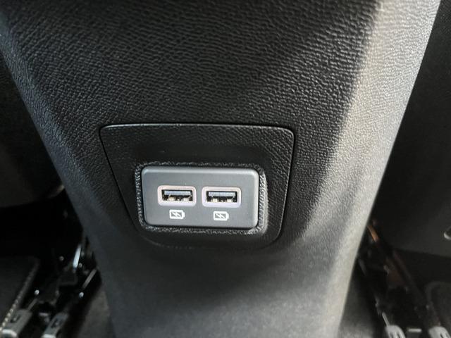 ３００８ ＧＴ　登録済未使用車　サンルーフ　ＡｐｐｌｅＣａｒＰｌａｙ　全周囲カメラ　シートヒーター　ＢＳＭ　パワーバックドア　パワーシートコーナーセンサー　アダプティブクルーズ　Ｂｌｕｅｔｏｏｔｈ　アルミ１８インチ（43枚目）