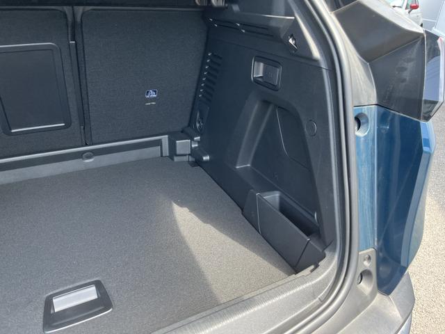 ３００８ ＧＴ　登録済未使用車　サンルーフ　ＡｐｐｌｅＣａｒＰｌａｙ　全周囲カメラ　シートヒーター　ＢＳＭ　パワーバックドア　パワーシートコーナーセンサー　アダプティブクルーズ　Ｂｌｕｅｔｏｏｔｈ　アルミ１８インチ（52枚目）
