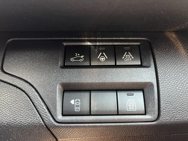 ３００８ ＧＴ　登録済未使用車　ガラスルーフ　ＡｐｐｌｅＣａｒＰｌａｙ　アドバンスドグリップコントロール　ヒルディセントコントロール　禁煙車１８インチアルミホイル　ＧＴロゴ革巻きステアリング（15枚目）