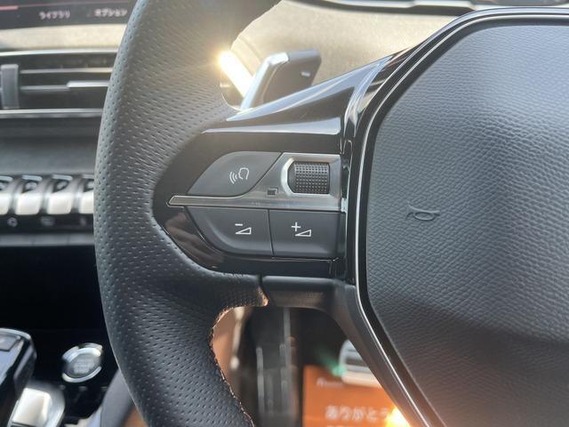 ３００８ ＧＴ　登録済未使用車　ガラスルーフ　ＡｐｐｌｅＣａｒＰｌａｙ　アドバンスドグリップコントロール　ヒルディセントコントロール　禁煙車１８インチアルミホイル　ＧＴロゴ革巻きステアリング（23枚目）
