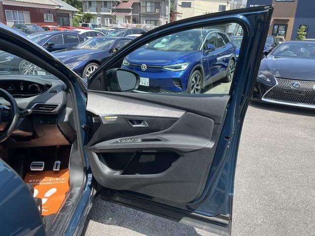 ３００８ ＧＴ　登録済未使用車　ガラスルーフ　ＡｐｐｌｅＣａｒＰｌａｙ　アドバンスドグリップコントロール　ヒルディセントコントロール　禁煙車１８インチアルミホイル　ＧＴロゴ革巻きステアリング（35枚目）