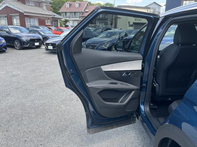 ３００８ ＧＴ　登録済未使用車　ガラスルーフ　ＡｐｐｌｅＣａｒＰｌａｙ　アドバンスドグリップコントロール　ヒルディセントコントロール　禁煙車１８インチアルミホイル　ＧＴロゴ革巻きステアリング（58枚目）