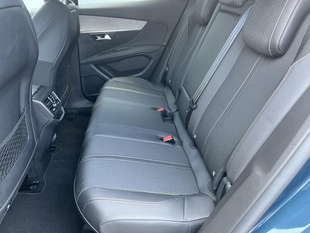 ３００８ ＧＴ　登録済未使用車　ガラスルーフ　ＡｐｐｌｅＣａｒＰｌａｙ　アドバンスドグリップコントロール　ヒルディセントコントロール　禁煙車１８インチアルミホイル　ＧＴロゴ革巻きステアリング（59枚目）
