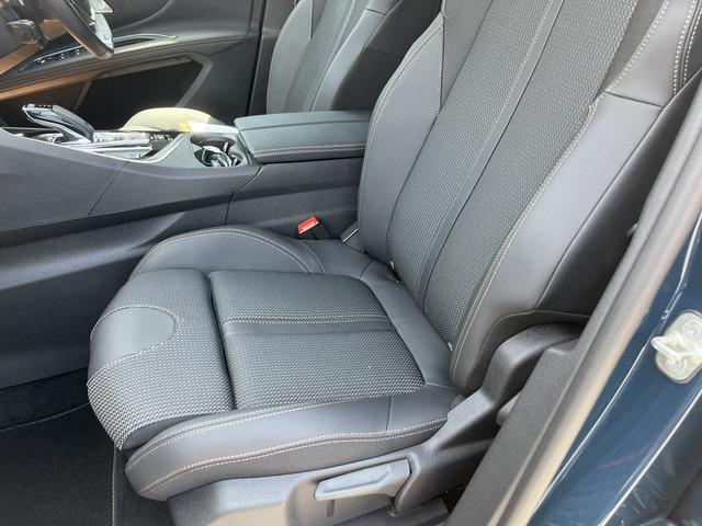 ３００８ ＧＴ　登録済未使用車　ガラスルーフ　ＡｐｐｌｅＣａｒＰｌａｙ　アドバンスドグリップコントロール　ヒルディセントコントロール　禁煙車１８インチアルミホイル　ＧＴロゴ革巻きステアリング（65枚目）