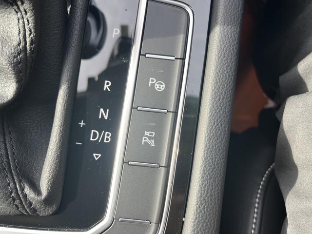 パサートＧＴＥヴァリアント アドバンス　パワーバックドア　パワーシート　シートヒーター左右　駐車支援　本革シートアダプティブクルーズ　ＡｐｐｌｅＣａｒＰｌａｙ　Ｂｌｕｅｔｏｏｔｈ音楽／通話　ＬＥＤヘッドライト　コーナーセンサー前後　ＢＳＭ（8枚目）