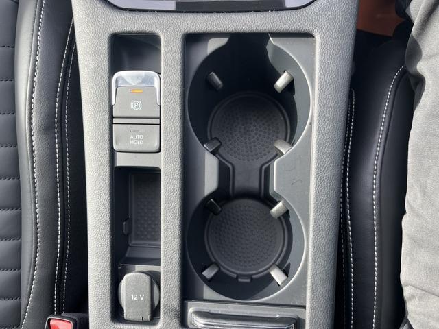 パサートＧＴＥヴァリアント アドバンス　パワーバックドア　パワーシート　シートヒーター左右　駐車支援　本革シートアダプティブクルーズ　ＡｐｐｌｅＣａｒＰｌａｙ　Ｂｌｕｅｔｏｏｔｈ音楽／通話　ＬＥＤヘッドライト　コーナーセンサー前後　ＢＳＭ（17枚目）