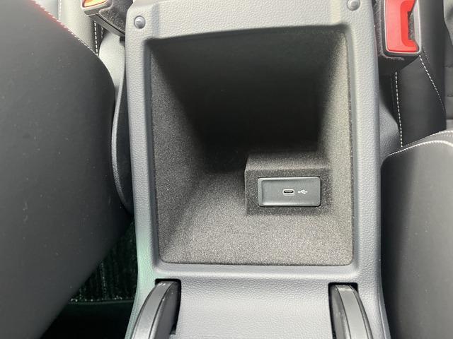 パサートＧＴＥヴァリアント アドバンス　パワーバックドア　パワーシート　シートヒーター左右　駐車支援　本革シートアダプティブクルーズ　ＡｐｐｌｅＣａｒＰｌａｙ　Ｂｌｕｅｔｏｏｔｈ音楽／通話　ＬＥＤヘッドライト　コーナーセンサー前後　ＢＳＭ（19枚目）