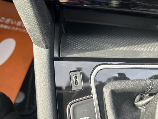 パサートＧＴＥヴァリアント アドバンス　パワーバックドア　パワーシート　シートヒーター左右　駐車支援　本革シートアダプティブクルーズ　ＡｐｐｌｅＣａｒＰｌａｙ　Ｂｌｕｅｔｏｏｔｈ音楽／通話　ＬＥＤヘッドライト　コーナーセンサー前後　ＢＳＭ（20枚目）