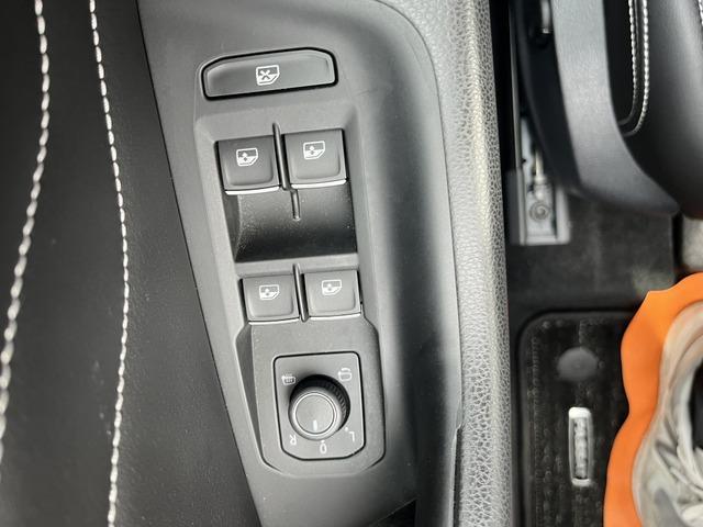 パサートＧＴＥヴァリアント アドバンス　パワーバックドア　パワーシート　シートヒーター左右　駐車支援　本革シートアダプティブクルーズ　ＡｐｐｌｅＣａｒＰｌａｙ　Ｂｌｕｅｔｏｏｔｈ音楽／通話　ＬＥＤヘッドライト　コーナーセンサー前後　ＢＳＭ（22枚目）