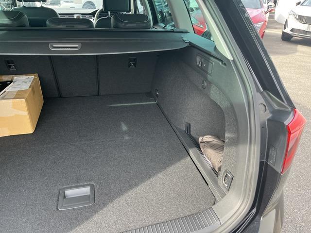 パサートＧＴＥヴァリアント アドバンス　パワーバックドア　パワーシート　シートヒーター左右　駐車支援　本革シートアダプティブクルーズ　ＡｐｐｌｅＣａｒＰｌａｙ　Ｂｌｕｅｔｏｏｔｈ音楽／通話　ＬＥＤヘッドライト　コーナーセンサー前後　ＢＳＭ（52枚目）
