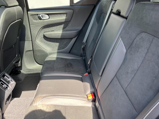 ＸＣ４０ Ｂ４　ＡＷＤ　Ｒデザイン　サンルーフ　禁煙車　パワーバックドア　ファインナッパ＆ヌバックコンビシート　ＨＤＤナビフルセグＴＶ　ハーマンカードン　パノラマガラスルーフ　ハンズフリーパワーバックドア　プレミアムサウンドオーディオ（45枚目）