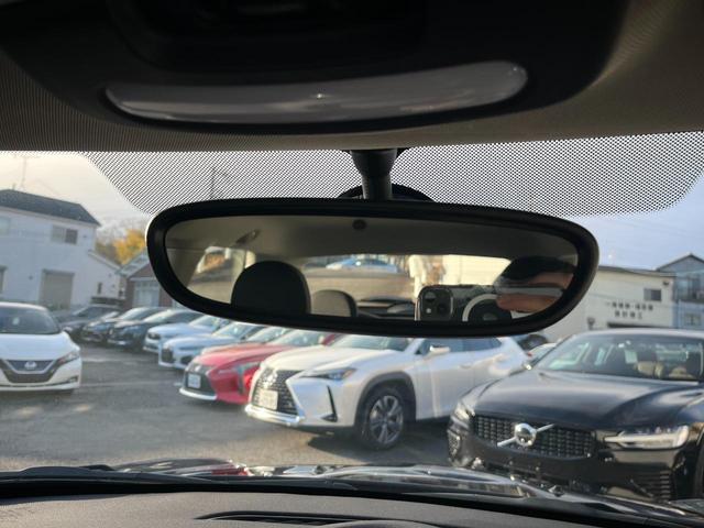 ＭＩＮＩ ワン　ファーストパッケージ　エッセンシャル・トリム　エッセンシャルトリム　ＡｐｐｌｅＣａｒＰｌａｙ　禁煙車　クルーズコントロール　パークディスタンス　クロームエンブレム　ＥＴＣ　禁煙車　クロームリアコンビネーションランプ　オプション１５インチアルミ（11枚目）