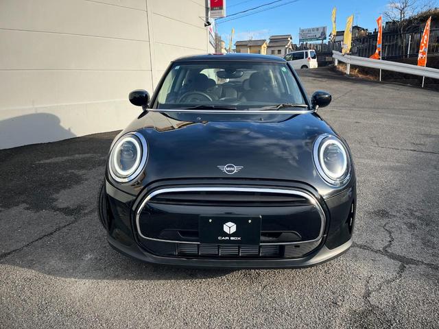 ＭＩＮＩ ワン　ファーストパッケージ　エッセンシャル・トリム　エッセンシャルトリム　ＡｐｐｌｅＣａｒＰｌａｙ　禁煙車　クルーズコントロール　パークディスタンス　クロームエンブレム　ＥＴＣ　禁煙車　クロームリアコンビネーションランプ　オプション１５インチアルミ（13枚目）