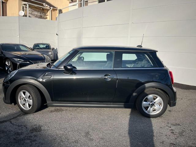ＭＩＮＩ ワン　ファーストパッケージ　エッセンシャル・トリム　エッセンシャルトリム　ＡｐｐｌｅＣａｒＰｌａｙ　禁煙車　クルーズコントロール　パークディスタンス　クロームエンブレム　ＥＴＣ　禁煙車　クロームリアコンビネーションランプ　オプション１５インチアルミ（14枚目）