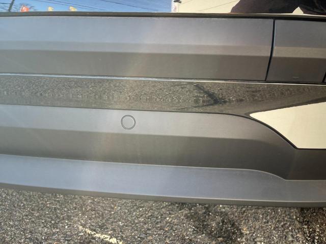 ＭＩＮＩ ワン　ファーストパッケージ　エッセンシャル・トリム　エッセンシャルトリム　ＡｐｐｌｅＣａｒＰｌａｙ　禁煙車　クルーズコントロール　パークディスタンス　クロームエンブレム　ＥＴＣ　禁煙車　クロームリアコンビネーションランプ　オプション１５インチアルミ（47枚目）