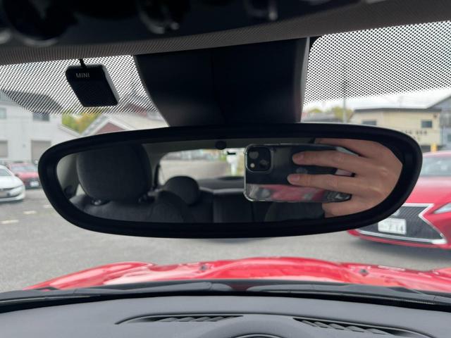 ＭＩＮＩ ワン　クラシック・トリム　クラシックトリム　バックカメラ　禁煙車　純正ナビ　　コーナーセンサー　Ｂｌｕｅｔｏｏｔｈ　ＬＥＤヘッドライト　バックカメラ　ステアリングスイッチ　　クルーズコントロール　レーダーブレーキ　レーンキープ（15枚目）